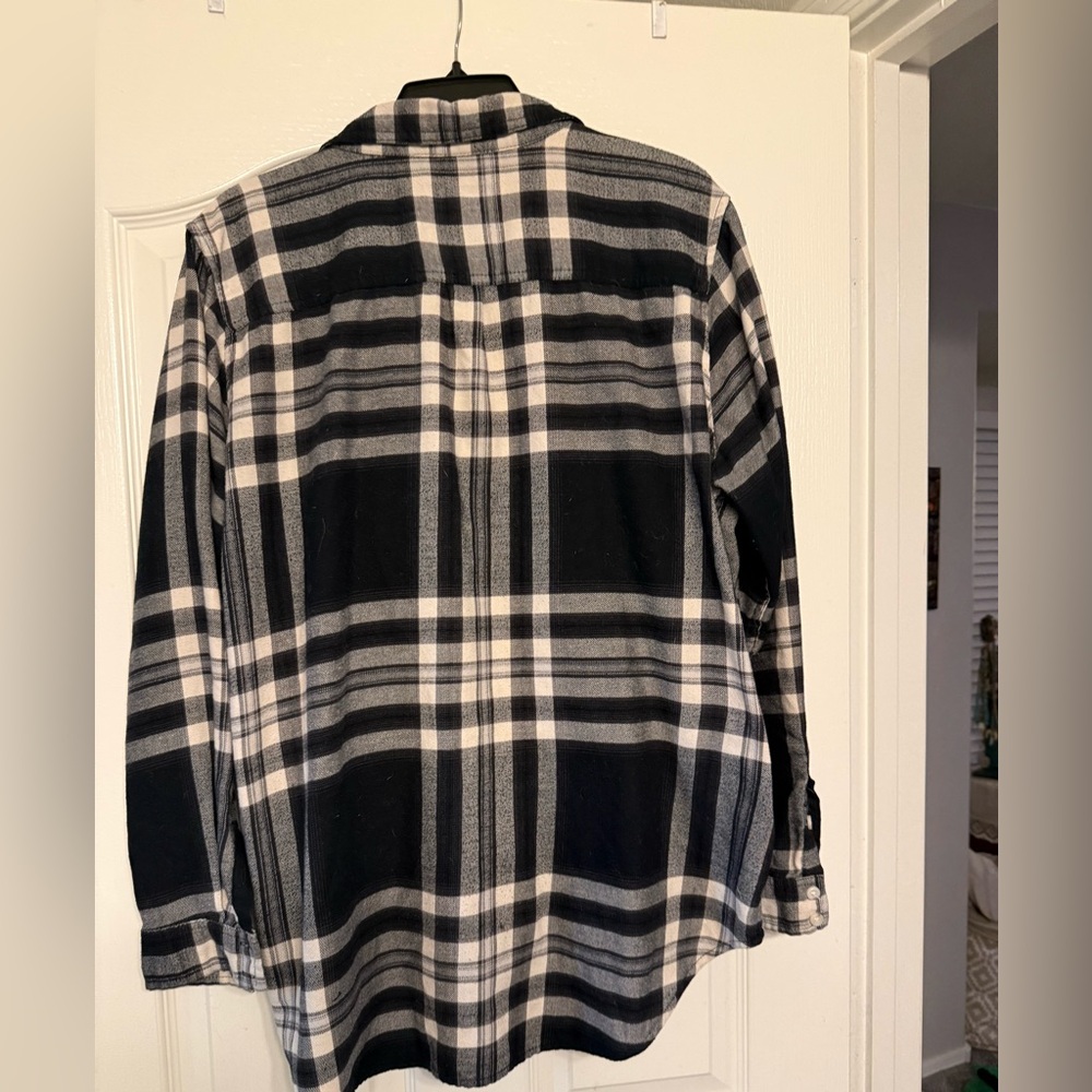 Comfy Mossimo Boyfriend Fit Size XL Flannel Black, White, Gray Plaid - Picture 11 of 15
